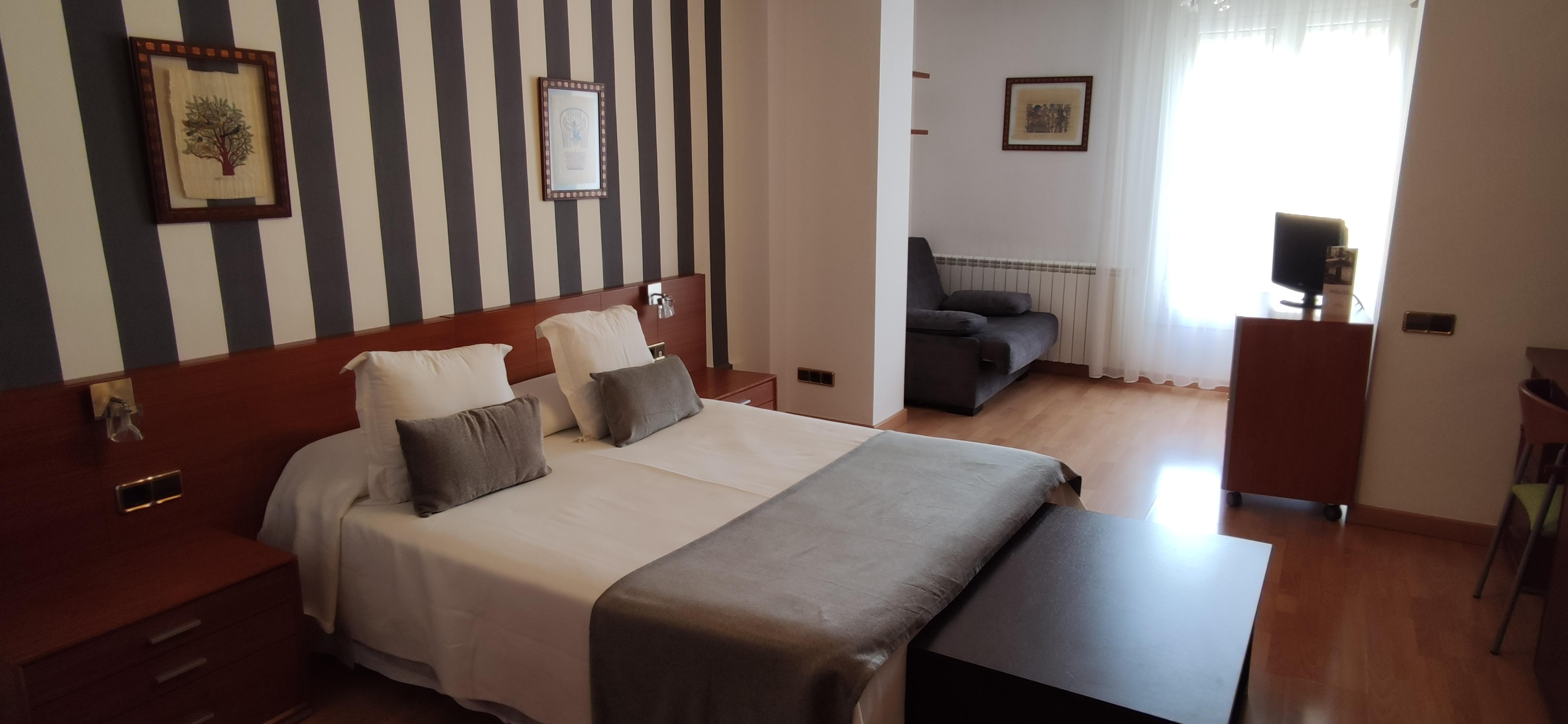 Hotel Segle XX Трем Екстер'єр фото
