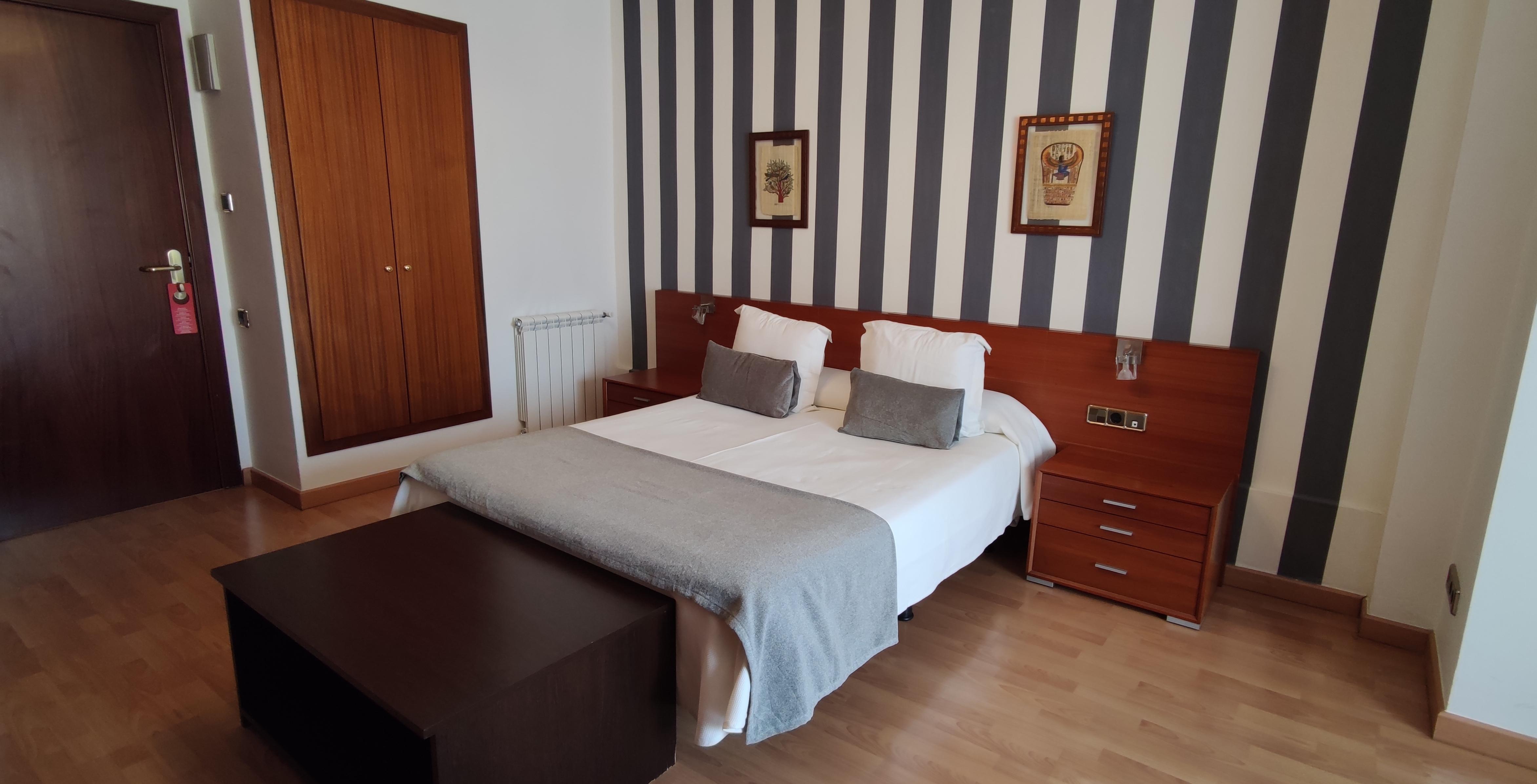 Hotel Segle XX Трем Екстер'єр фото
