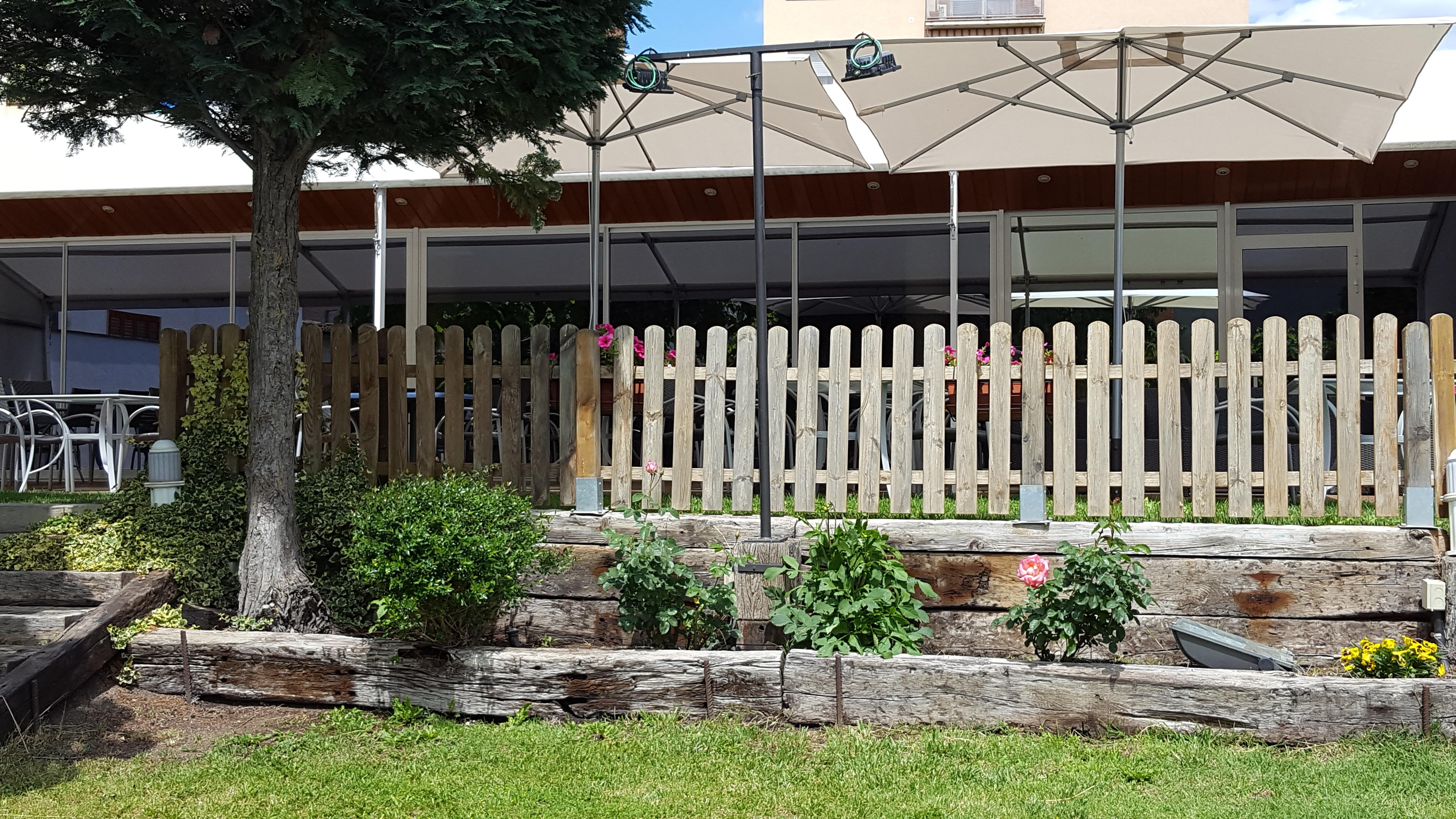 Hotel Segle XX Трем Екстер'єр фото