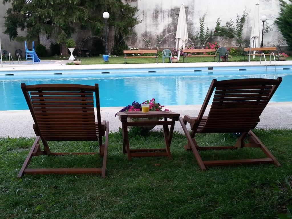 Hotel Segle XX Трем Екстер'єр фото