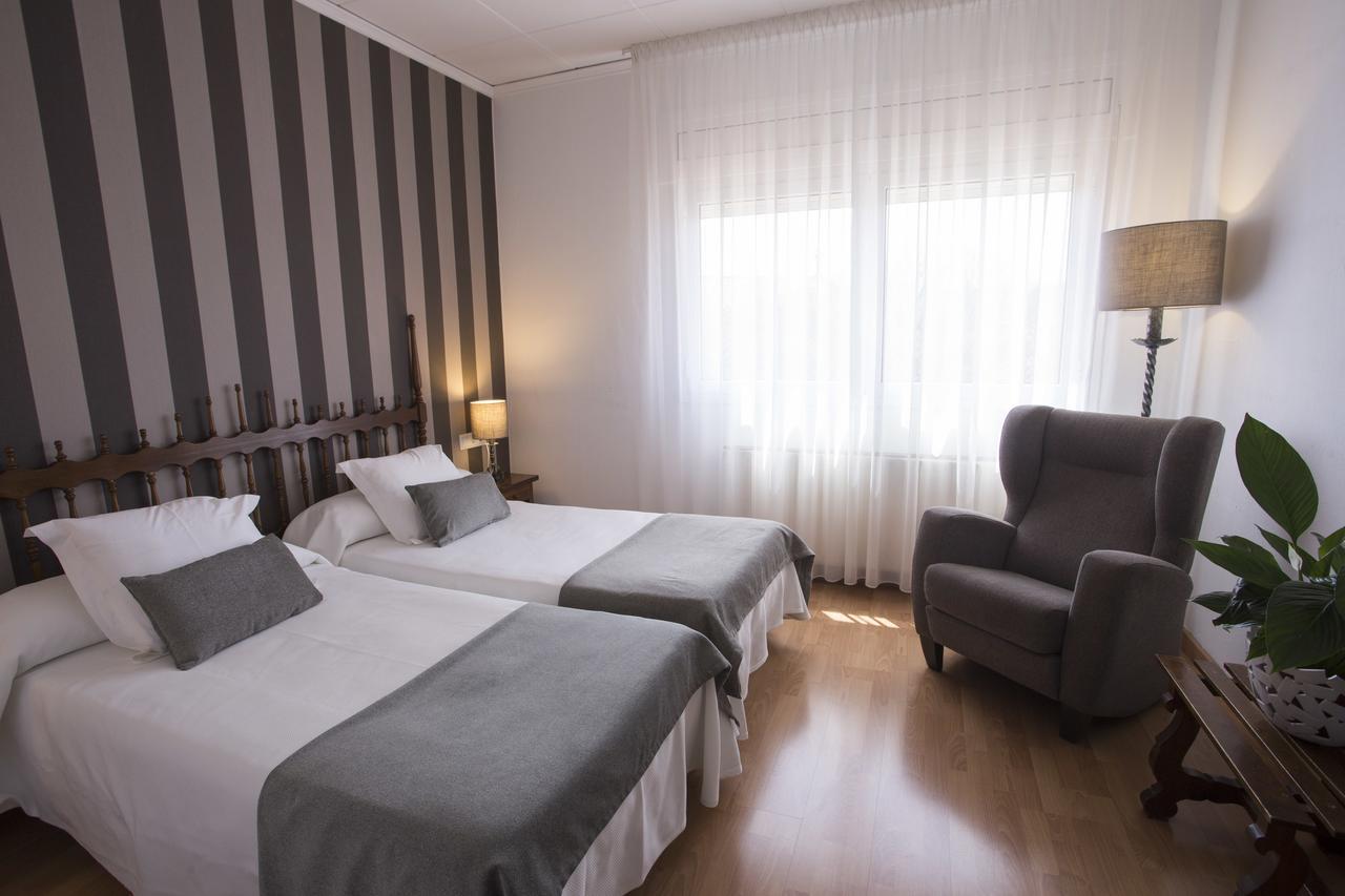 Hotel Segle XX Трем Екстер'єр фото