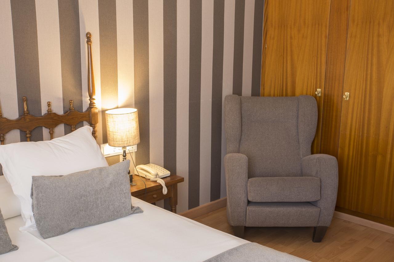Hotel Segle XX Трем Екстер'єр фото