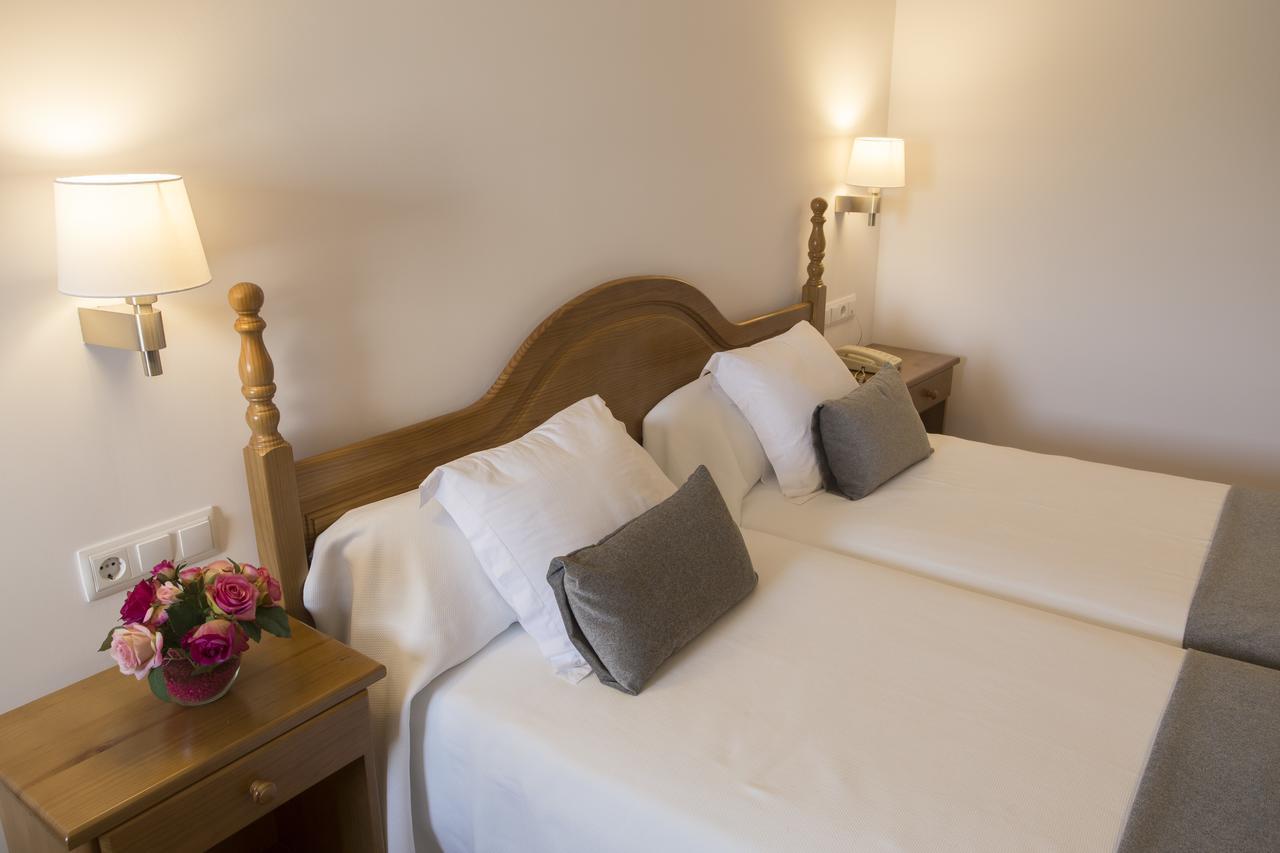 Hotel Segle XX Трем Екстер'єр фото
