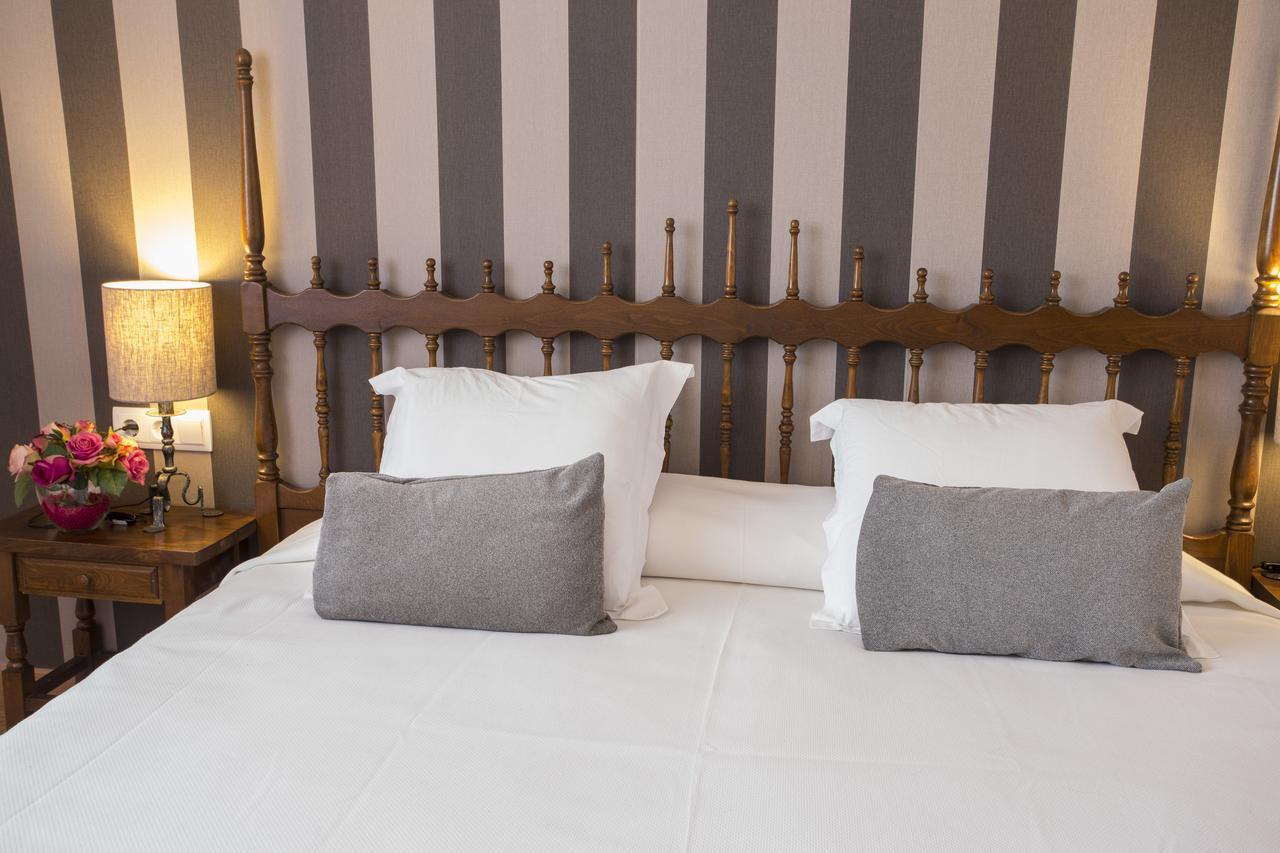 Hotel Segle XX Трем Екстер'єр фото