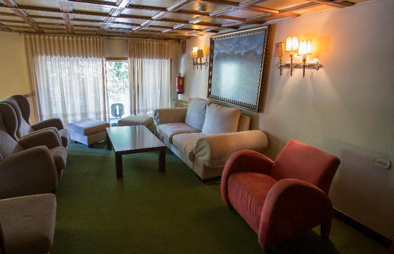 Hotel Segle XX Трем Екстер'єр фото